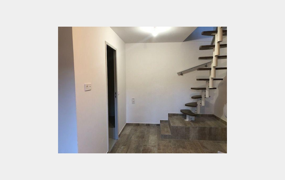 Annonces PONT DU GARD : Apartment | SAINT-HILAIRE-D'OZILHAN (30210) | 39 m2 | 510 € 
