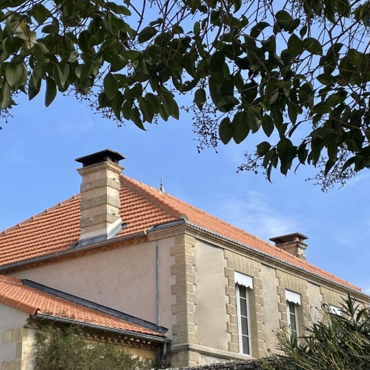  Annonces PONT DU GARD : Maison / Villa | UZES (30700) | 370 m2 | 1 150 000 &euro; 