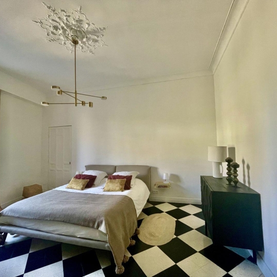  Annonces PONT DU GARD : Maison / Villa | UZES (30700) | 370 m2 | 1 150 000 &euro; 
