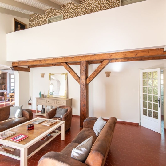  Annonces PONT DU GARD : Maison / Villa | UZES (30700) | 294 m2 | 695 000 &euro; 