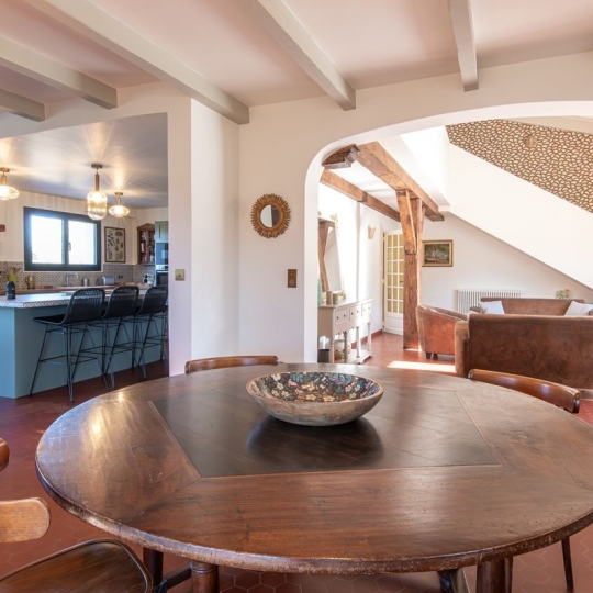  Annonces PONT DU GARD : Maison / Villa | UZES (30700) | 294 m2 | 695 000 &euro; 
