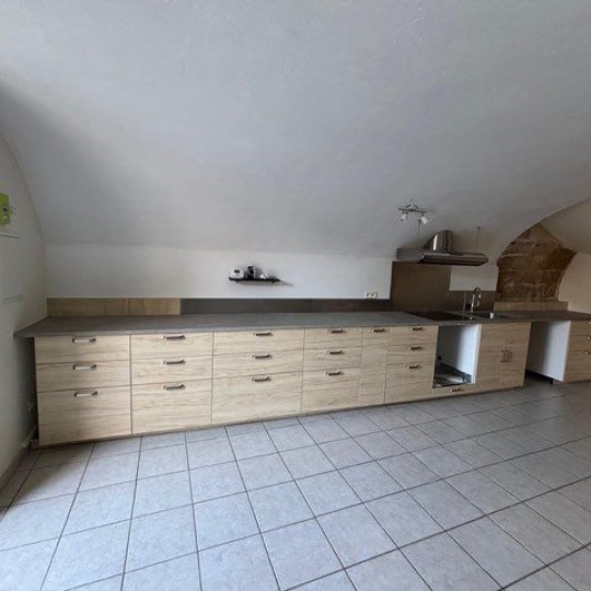  Annonces PONT DU GARD : Maison / Villa | SAINT-MAXIMIN (30700) | 125 m2 | 1 200 &euro; 
