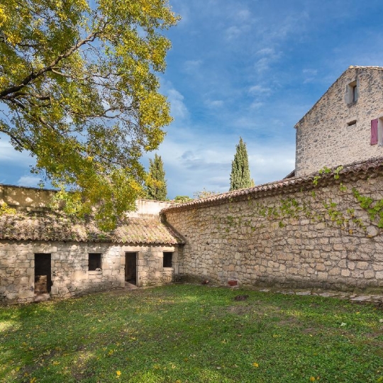  Annonces PONT DU GARD : Maison / Villa | UZES (30700) | 217 m2 | 695 000 &euro; 