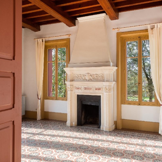  Annonces PONT DU GARD : Maison / Villa | UZES (30700) | 217 m2 | 695 000 &euro; 