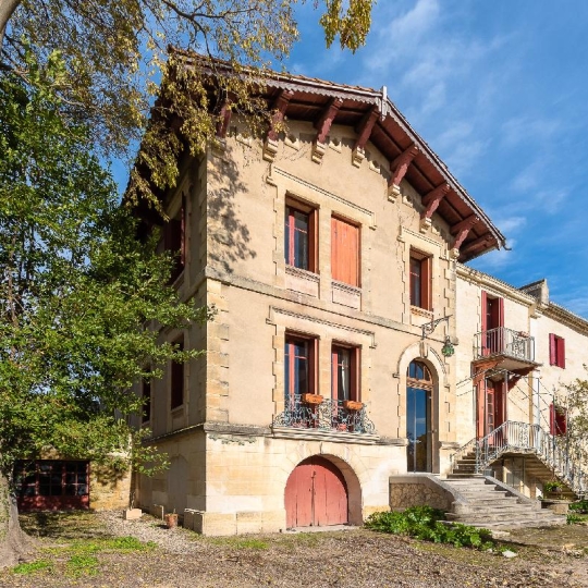 Annonces PONT DU GARD : Maison / Villa | UZES (30700) | 217 m2 | 695 000 &euro; 