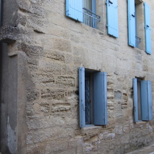  Annonces PONT DU GARD : Local / Bureau | UZES (30700) | 20 m2 | 600 &euro; 