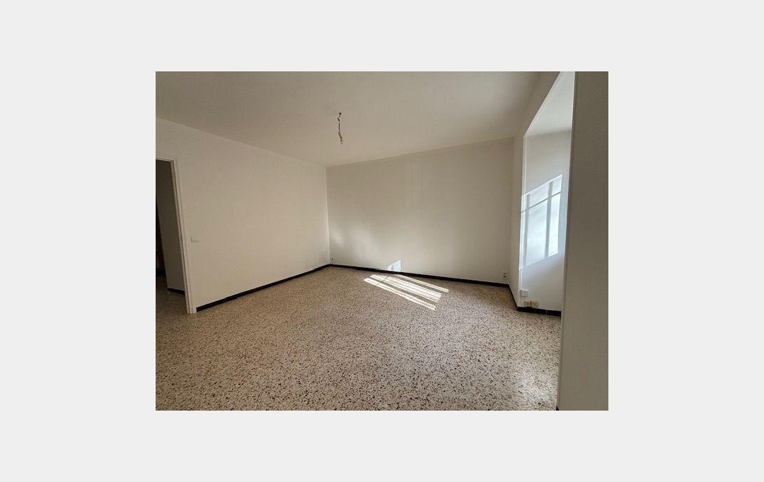 Annonces PONT DU GARD : Appartement | SAINT-HILAIRE-D'OZILHAN (30210) | 39 m2 | 510 € 