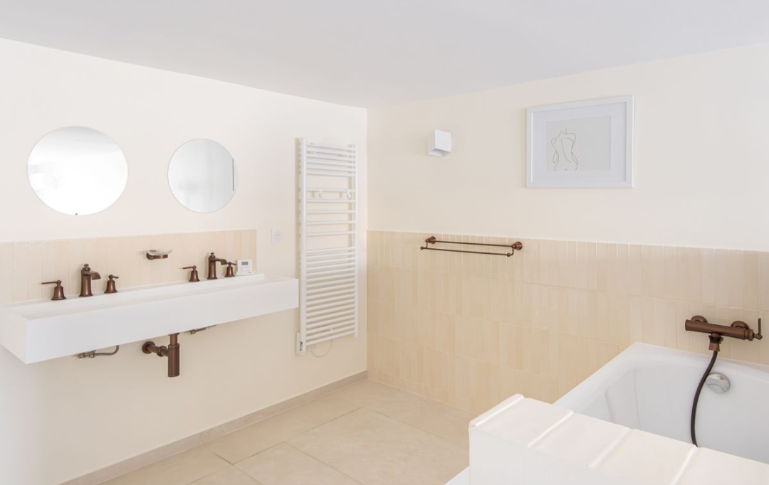 Annonces PONT DU GARD : Maison / Villa | UZES (30700) | 294 m2 | 695 000 &euro; 