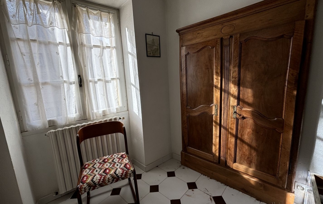 Annonces PONT DU GARD : Maison / Villa | UZES (30700) | 200 m2 | 260 000 &euro; 