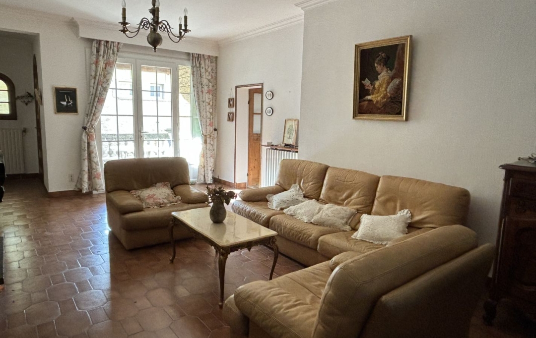 Annonces PONT DU GARD : Maison / Villa | UZES (30700) | 200 m2 | 260 000 &euro; 