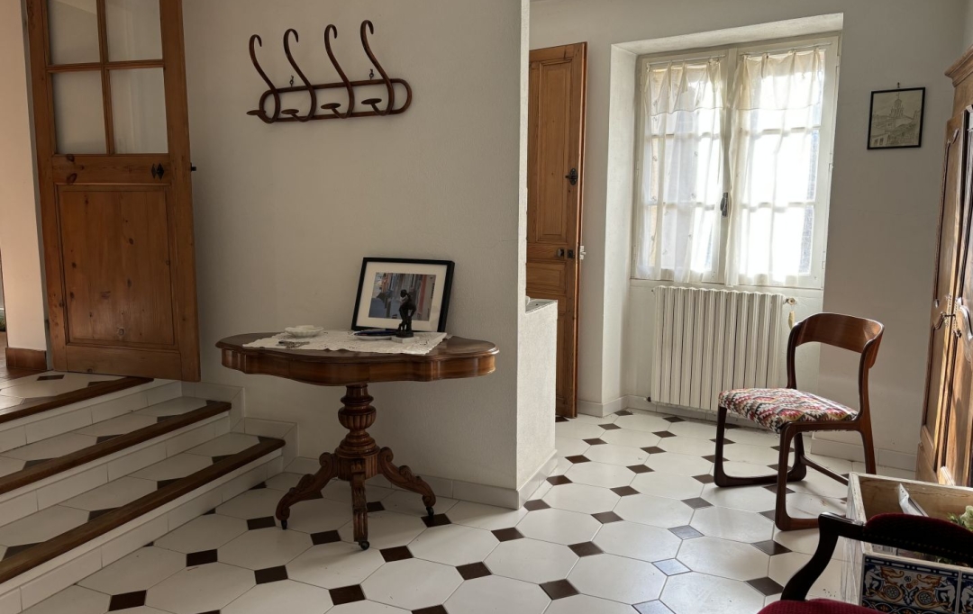 Annonces PONT DU GARD : Maison / Villa | REMOULINS (30210) | 220 m2 | 260 000 &euro; 
