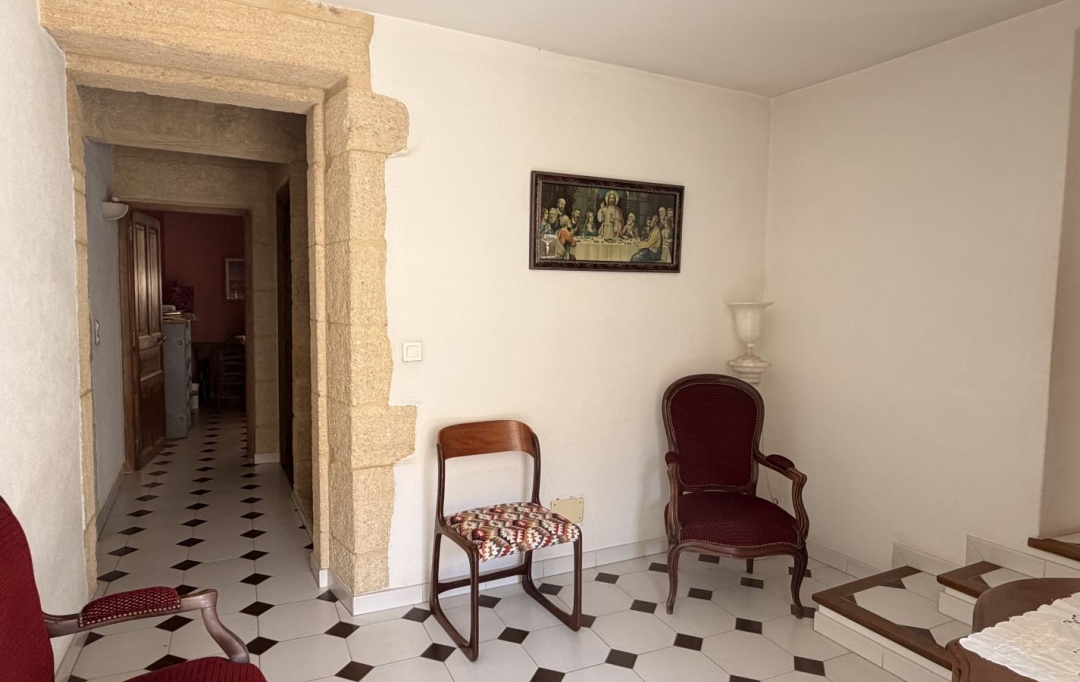 Annonces PONT DU GARD : Maison / Villa | REMOULINS (30210) | 220 m2 | 260 000 &euro; 