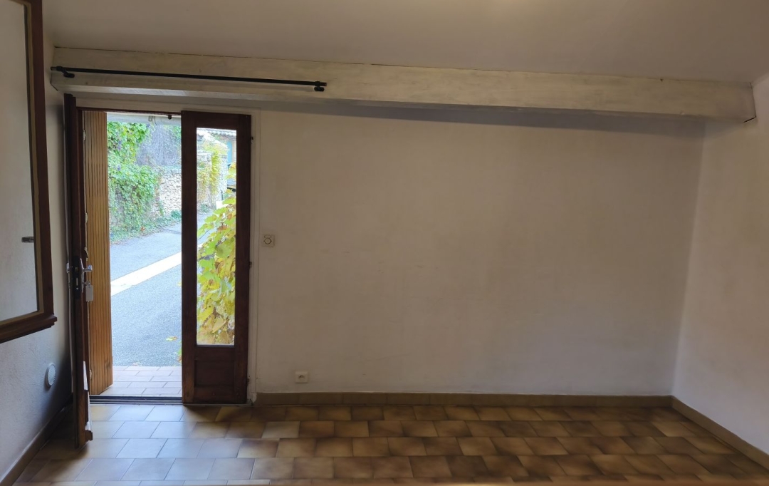 Annonces PONT DU GARD : Appartement | SAINT-MAXIMIN (30700) | 40 m2 | 550 &euro; 