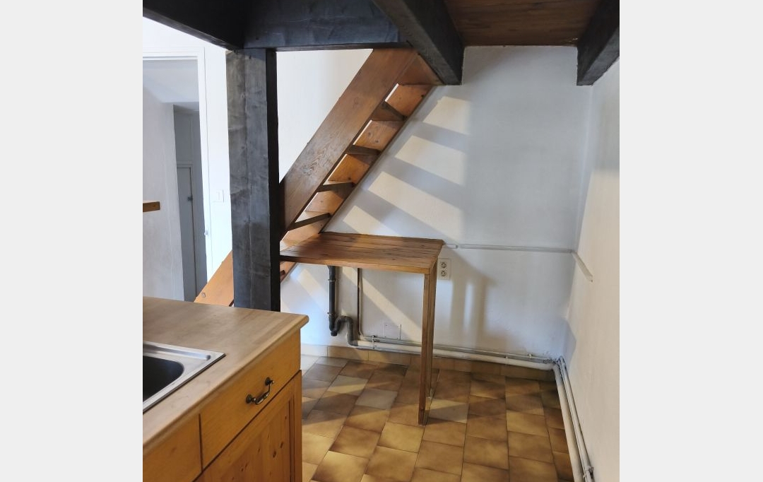Annonces PONT DU GARD : Appartement | SAINT-MAXIMIN (30700) | 40 m2 | 550 &euro; 