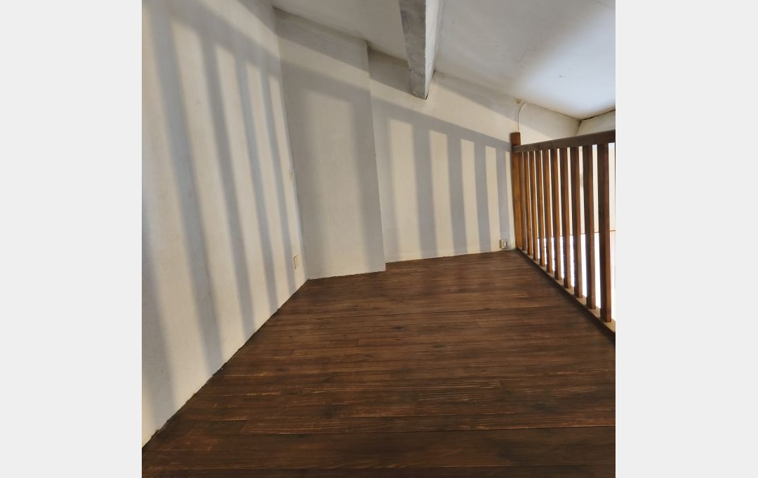 Annonces PONT DU GARD : Appartement | SAINT-MAXIMIN (30700) | 40 m2 | 550 &euro; 