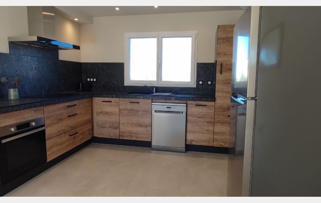 Annonces PONT DU GARD : Maison / Villa | SANILHAC-SAGRIES (30700) | 95 m2 | 1 350 &euro; 