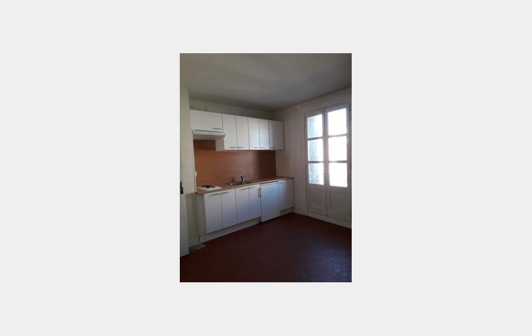 Annonces PONT DU GARD : Appartement | UZES (30700) | 22 m2 | 320 € 