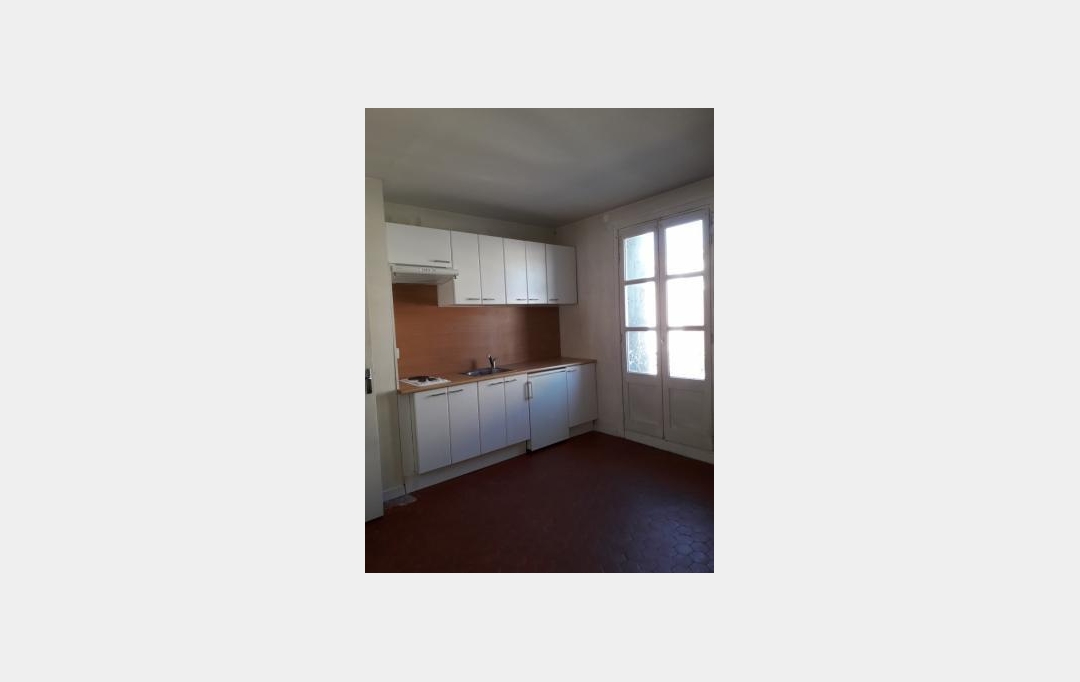 Annonces PONT DU GARD : Appartement | UZES (30700) | 22 m2 | 320 &euro; 