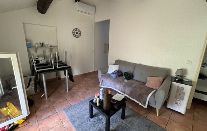 Appartement P2   REMOULINS  37 m2 492 € 
