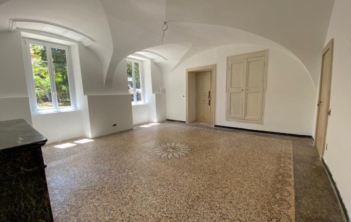  Annonces PONT DU GARD Maison / Villa | UZES (30700) | 400 m2 | 890 000 € 